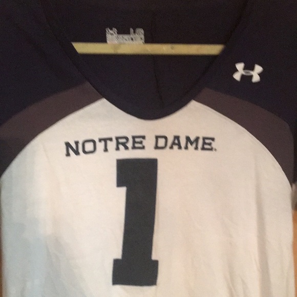 🌸3/$30🌸 Under Armour Notre Dame #1  tee - Picture 2 of 3